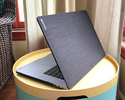 Image of Incase Hardshell in Woolenex MacBook Pro case
