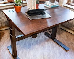 Image of Uplift V2 Standing Desk